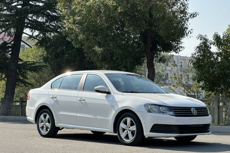 Used Volkswagen Lavida 2017 1.6L Automatic Fashion Edition
