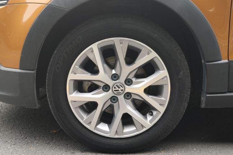 Used Volkswagen Polo 2016 1.4L Cross Polo Automatic
