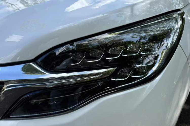 Used Buick GL8 2021 ES Landtrek 653T Comfort Edition