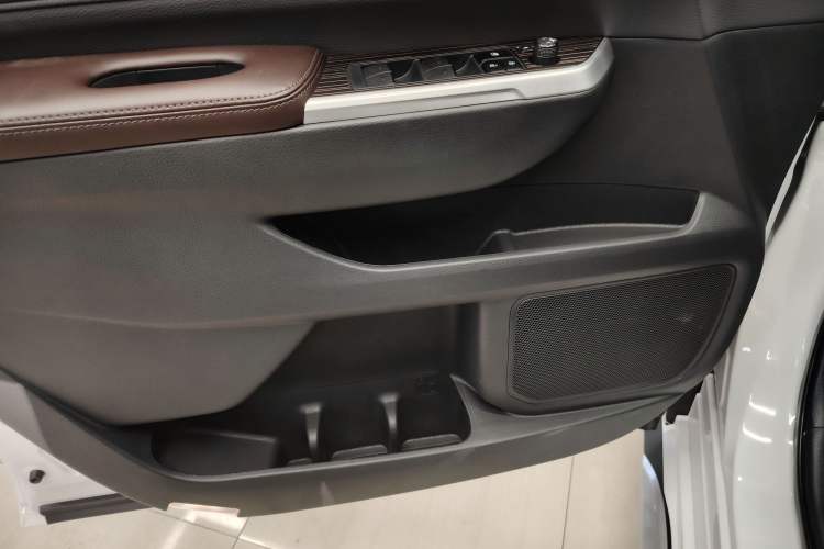 Used Toyota Granvia 2024 2.5L Hybrid Prestige PLUS Four-Wheel Drive Version