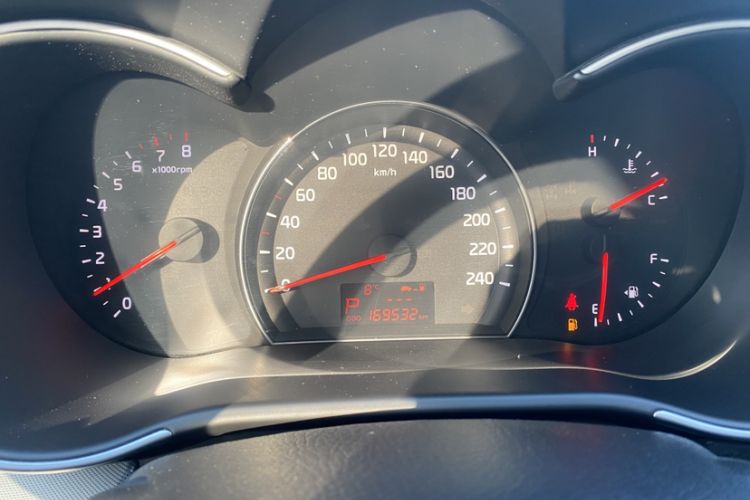 Used Kia Sorento 2013 2.4L 7-seat Gasoline Comfort Edition
