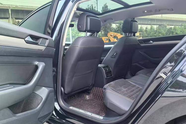 Used Volkswagen Magotan 2021 330TSI DSG 30th Anniversary Edition
