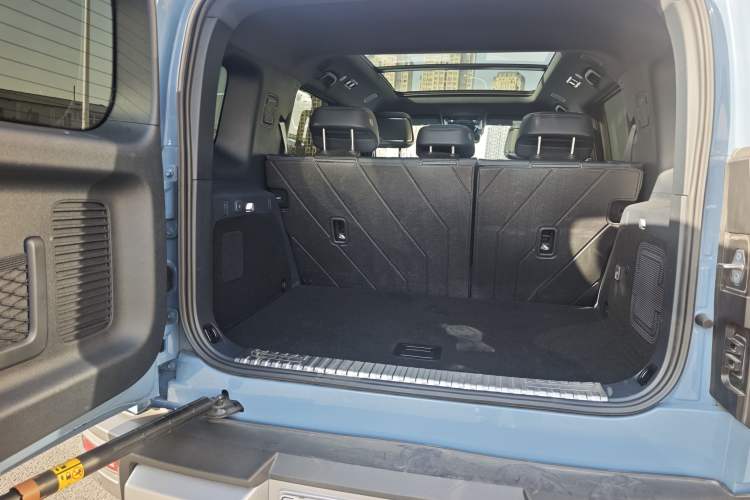 Used  Leopard 5 2023 Navigator Edition
