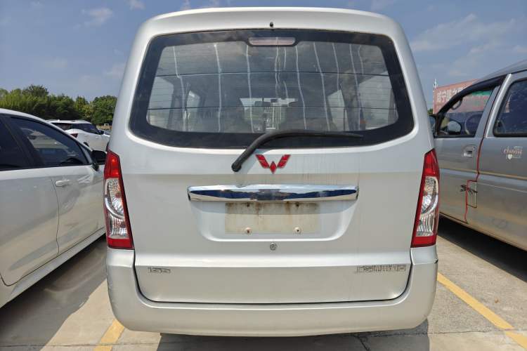 Used Wuling Rongguang 2014 1.5L S Standard Version
