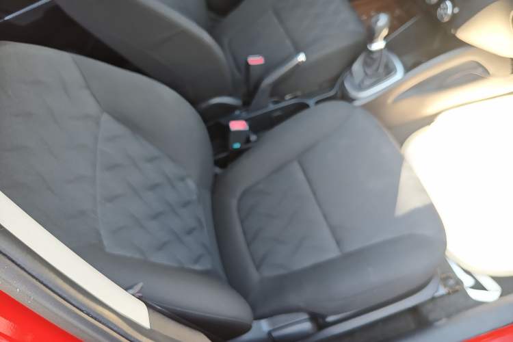 Used Kia K2 2015 Sedan 1.4L MT GLS
