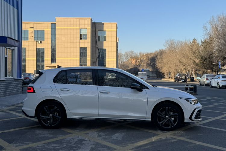 Used Volkswagen Golf 2023 Facelift 280TSI DSG R-Line Lite
