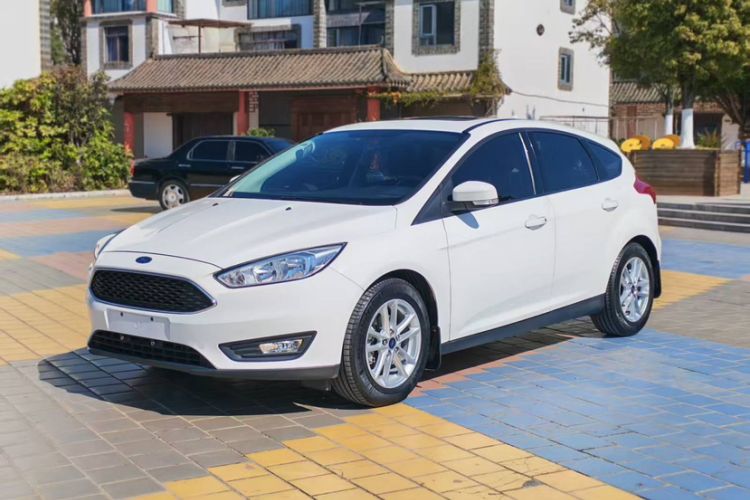 Used Ford Focus 2018 Hatchback Classic 1.6L Automatic Trendy SmartDrive Edition
