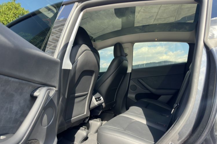 Used Tesla Model Y 2024 Long-Range All-Wheel-Drive Version
