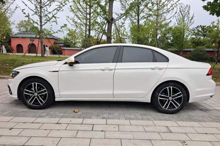 Used Volkswagen Lamando 2021 Facelift 280TSI DSG Comfort Edition (Manual Air Conditioning)
