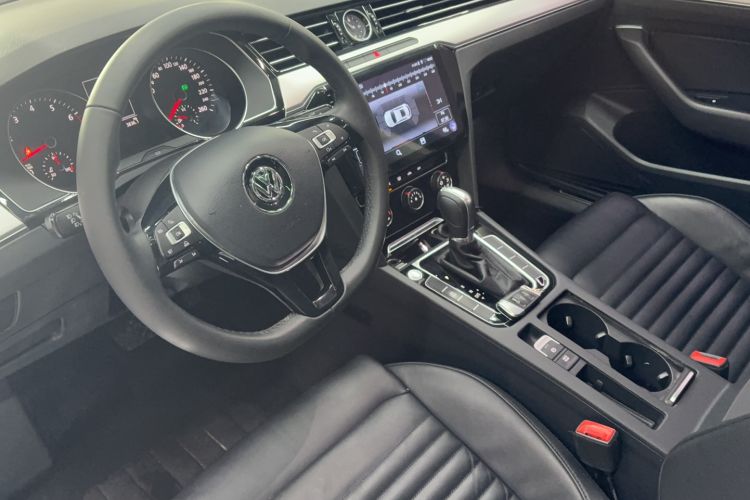 Used Volkswagen Magotan 2018 280TSI DSG Leading Model
