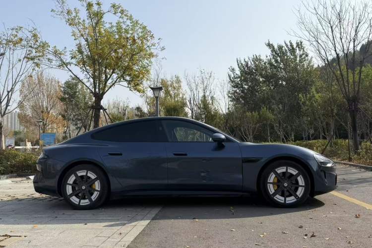 Used  SU7 2024 Rear-Drive Long-Range Intelligent Driving Version
