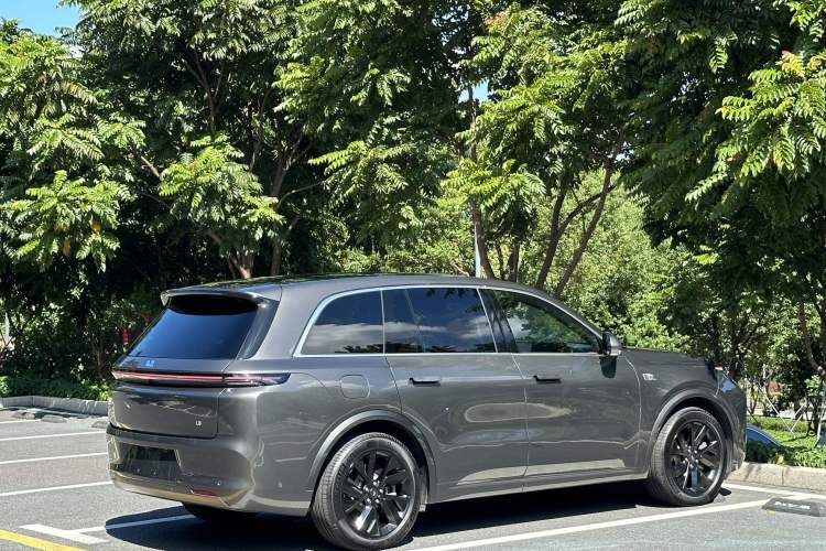 Used Li Auto L8 2023 Pro Model
