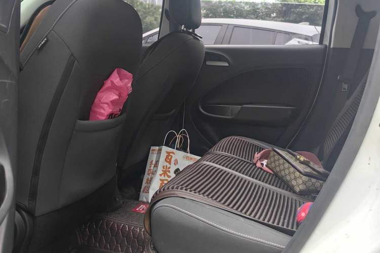 Used ORA White Cat 2022 Upgraded Model 305km Range Luxury Version Lithium-Ion Battery
