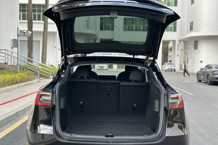 Used Tesla Model Y 2021 Long-Range All-Wheel-Drive Version