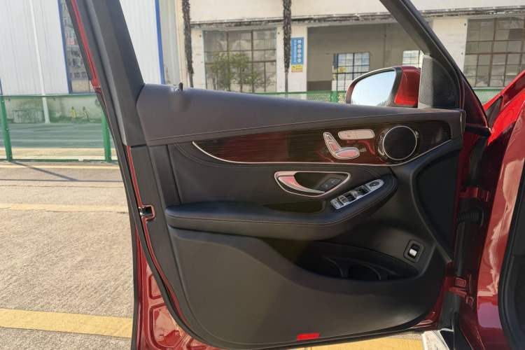 Used Mercedes-Benz GLC 2019 GLC 260 L 4MATIC Dynamic Model
