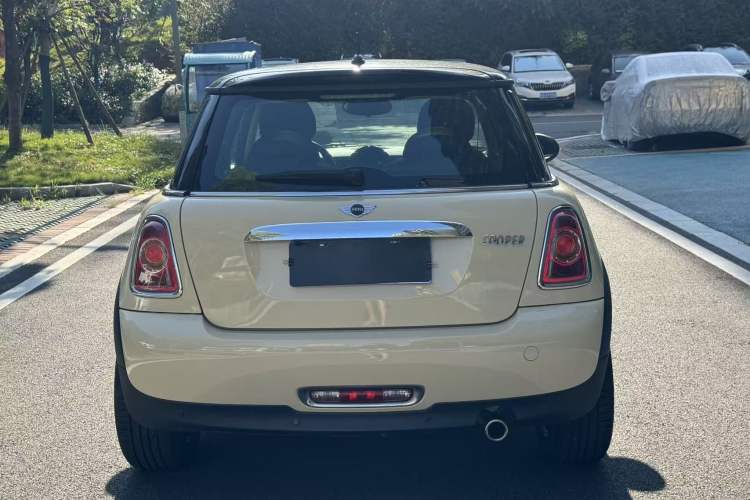 Used  MINI 2011 1.6L COOPER Fun
