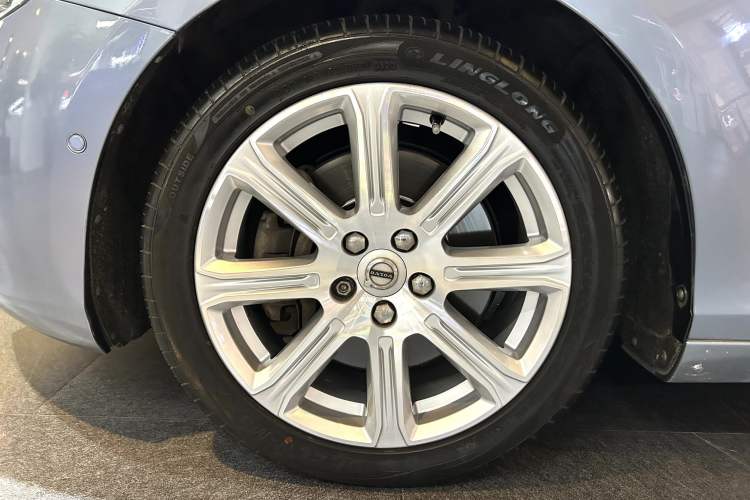 Used Volvo V40 2018 T3 Zhiya Edition
