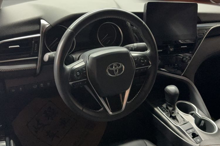 Used Toyota Camry 2021 2.0G Luxury Edition
