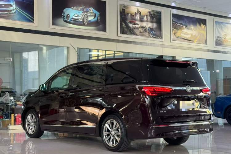 Used Buick GL8 2022 Avenir Aivia 7-Seater Deluxe Edition
