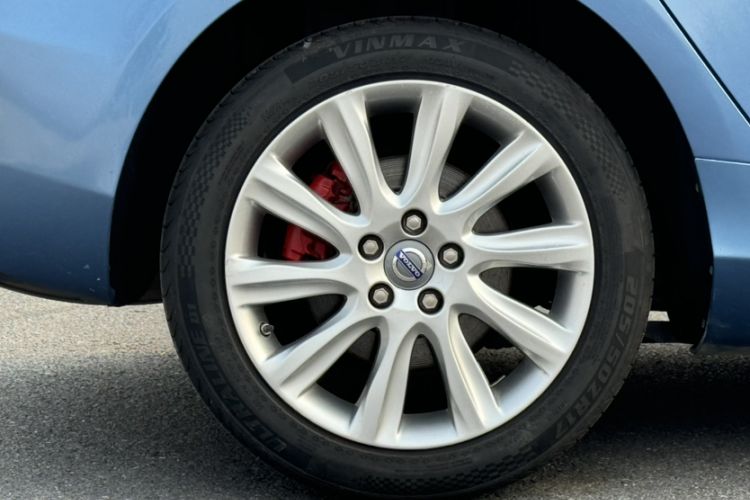 Used Volvo V40 2015 1.6T Zhiyi Edition
