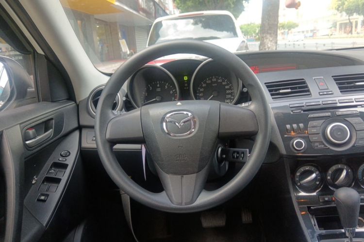 Used Mazda Mazda 3 2015 Sedan 1.6L Automatic Comfort Model