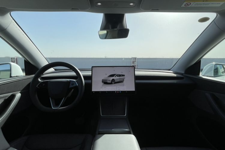 Used Tesla Model Y 2025 Rear-Wheel-Drive Version