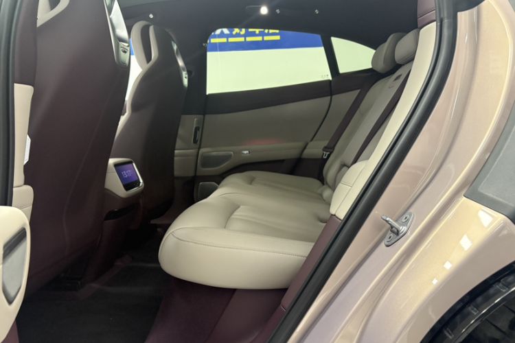 Used  YU7 2025 Ultra-Long Range All-Wheel Drive Pro Version
