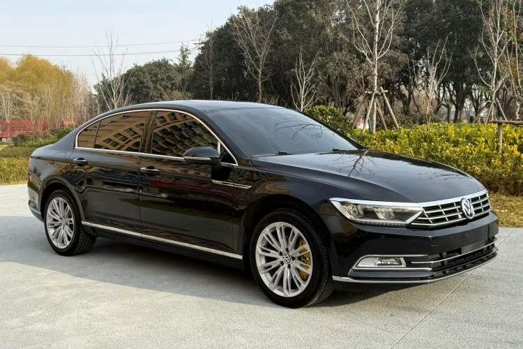 Used Volkswagen Magotan 2017 330TSI DSG Luxury Model
