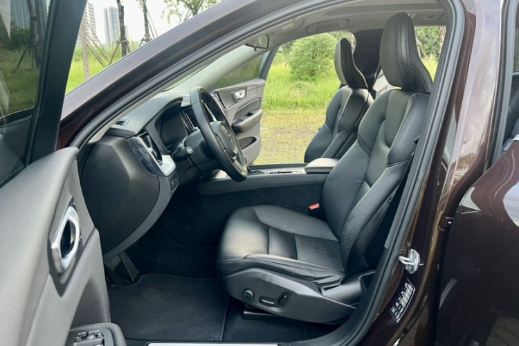 Used Volvo XC60 2019 T5 4x4 Smart Edition China VI Standard
