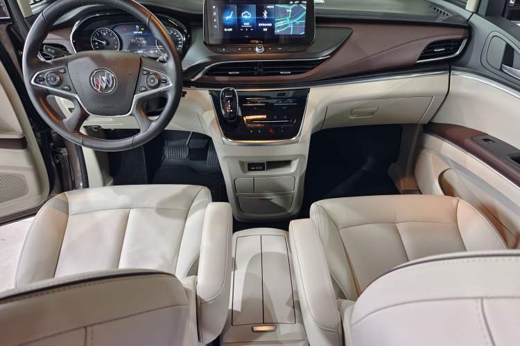 Used Buick GL8 2020 Land Business Class 652T Luxury Model
