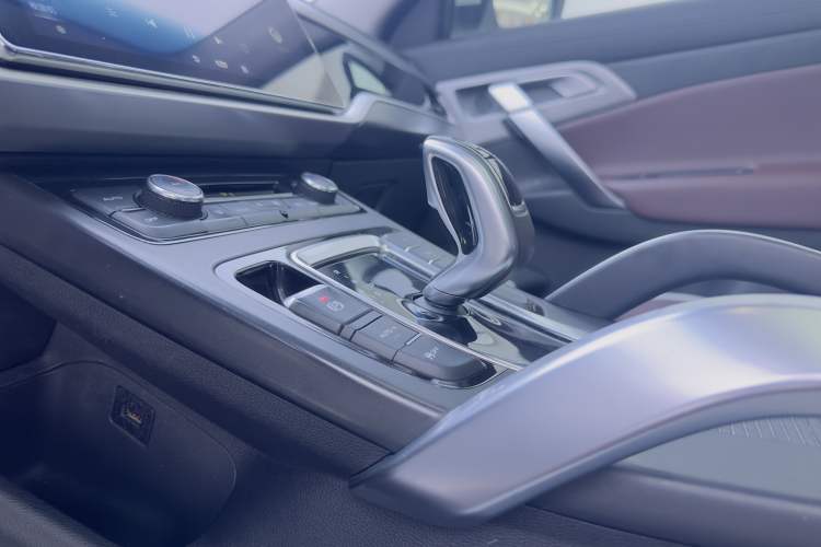 Used Geely Auto Emgrand X7 Sport 2022 1.8TD DCT Zhiya Trim