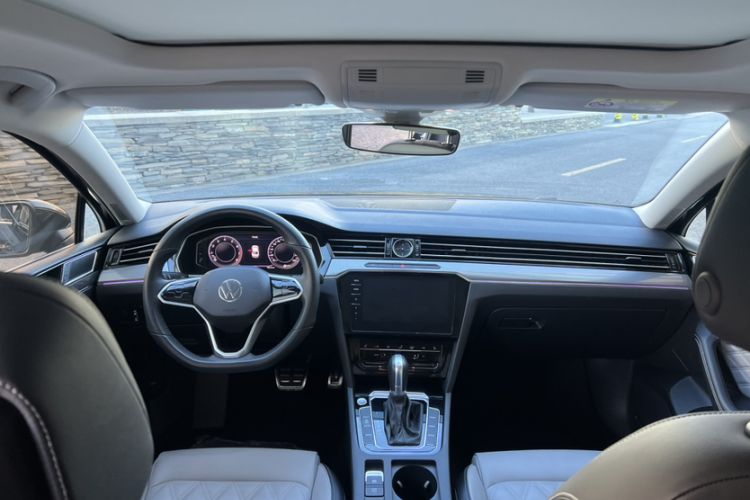 Used Volkswagen Magotan 2023 2 Million Units Limited Edition 330TSI DSG Leading Version