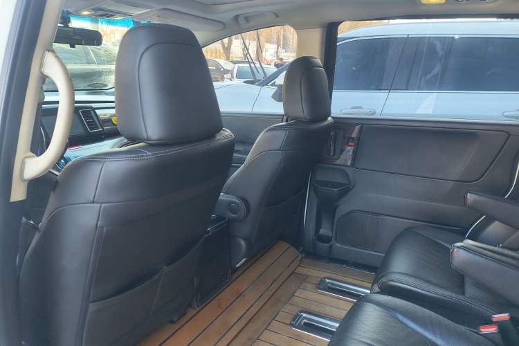 Used Honda Elysion 2016 2.4L Style Edition
