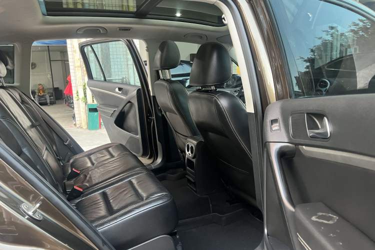 Used Volkswagen Tiguan 2017 300TSI Automatic Two-Wheel Drive Silk Road Comfort Edition
