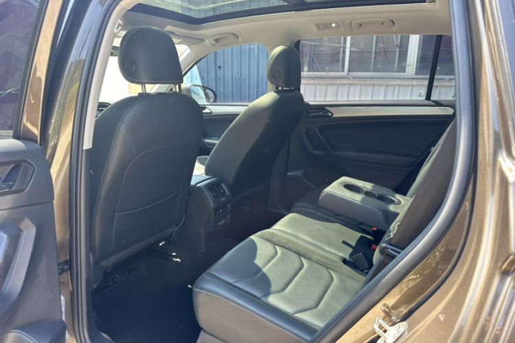 Used Volkswagen Tiguan L 2019 Revised 330TSI Automatic Two-Wheel Drive Smart & Luxury Edition China VI Standard
