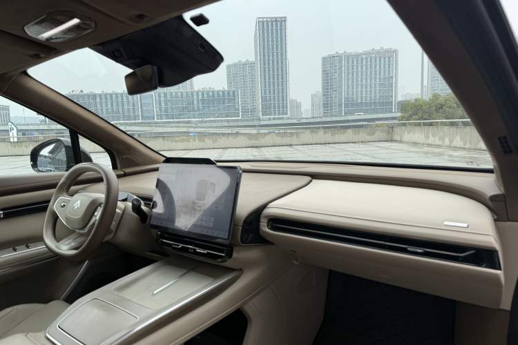 Used  HT 2023 670 Rear-Drive Ultra-High-Voltage NDA Version