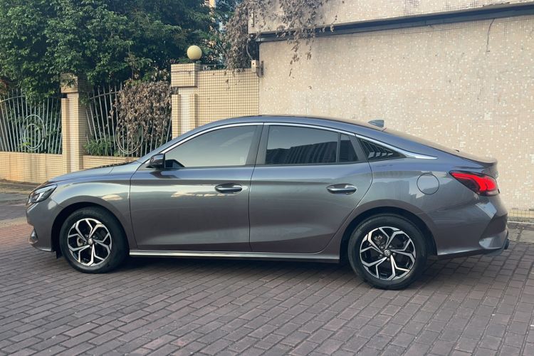 Used MG 5 2021 Revised Version 180 DVVT CVT Youth Luxury Edition
