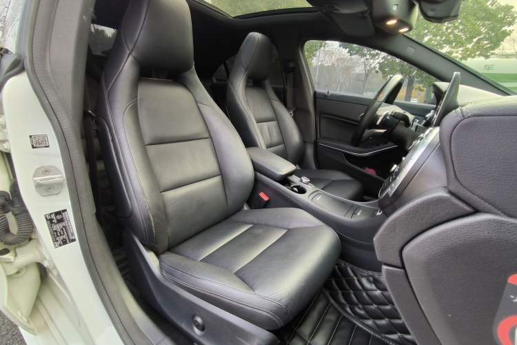 Used Mercedes-Benz CLA 2014 CLA 260 4MATIC
