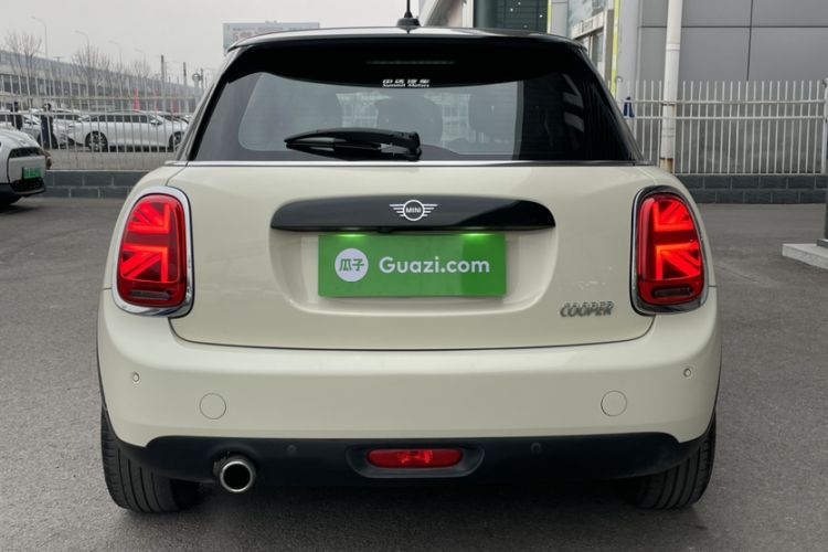 Used  MINI 2018 1.5T COOPER Classic Edition Five-Door Version
