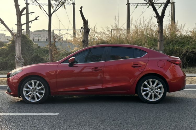 Used Mazda Mazda 3 Axela 2014 Sedan 2.0L Automatic Flagship Model
