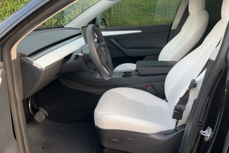 Used Tesla Model Y 2022 Rear-Wheel-Drive Version
