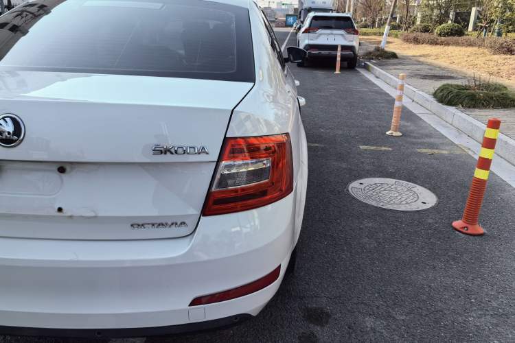 Used Skoda Octavia 2015 1.6L Automatic Yijie Edition