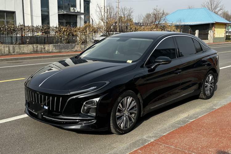 Used Hongqi E-QM5 2022 431 km Charge & Enjoy Edition
