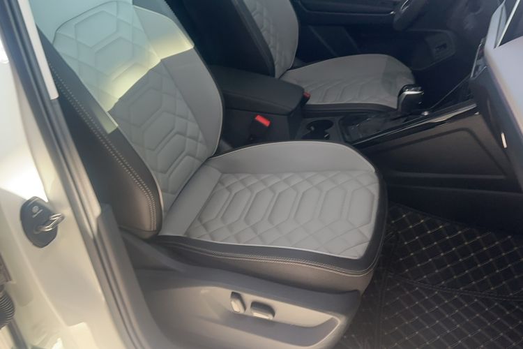 Used Volkswagen Tayron 2024 300TSI Two-Wheel-Drive Luxury Plus Advanced Version
