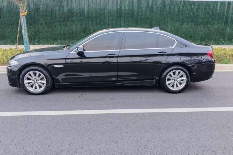 Used BMW 5 Series 2014 520Li Elegant Model
