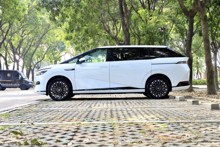 Used XPeng X9 2025 650 Long-Range Max