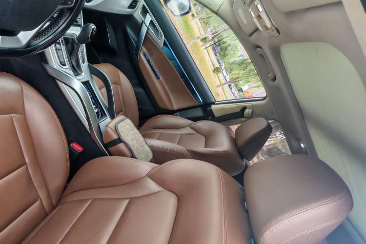 Used Geely Auto Emgrand X7 Sport 2016 1.8TD Automatic ZhiZun Version
