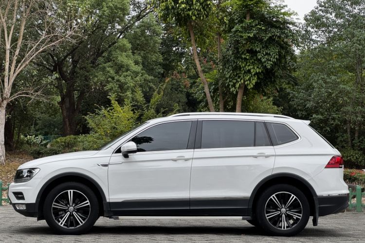 Used Volkswagen Tiguan L 2019 Updated Version 330TSI Automatic Two-Wheel Drive Panoramic Comfort Edition China VI Standard
