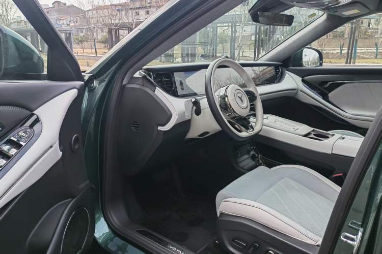 Used VOYAH FREE 2025 318 318 km Rear-Drive Touring Edition