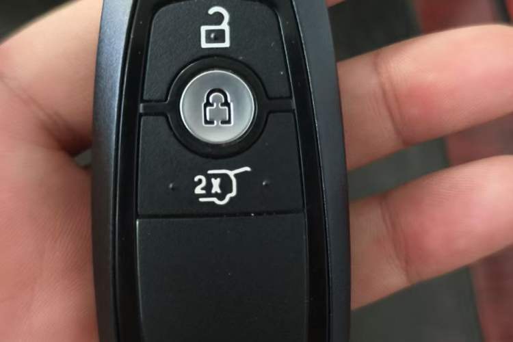 Used Ford Edge 2020 EcoBoost 245 Two-Wheel Drive Titanium 7-Seater
